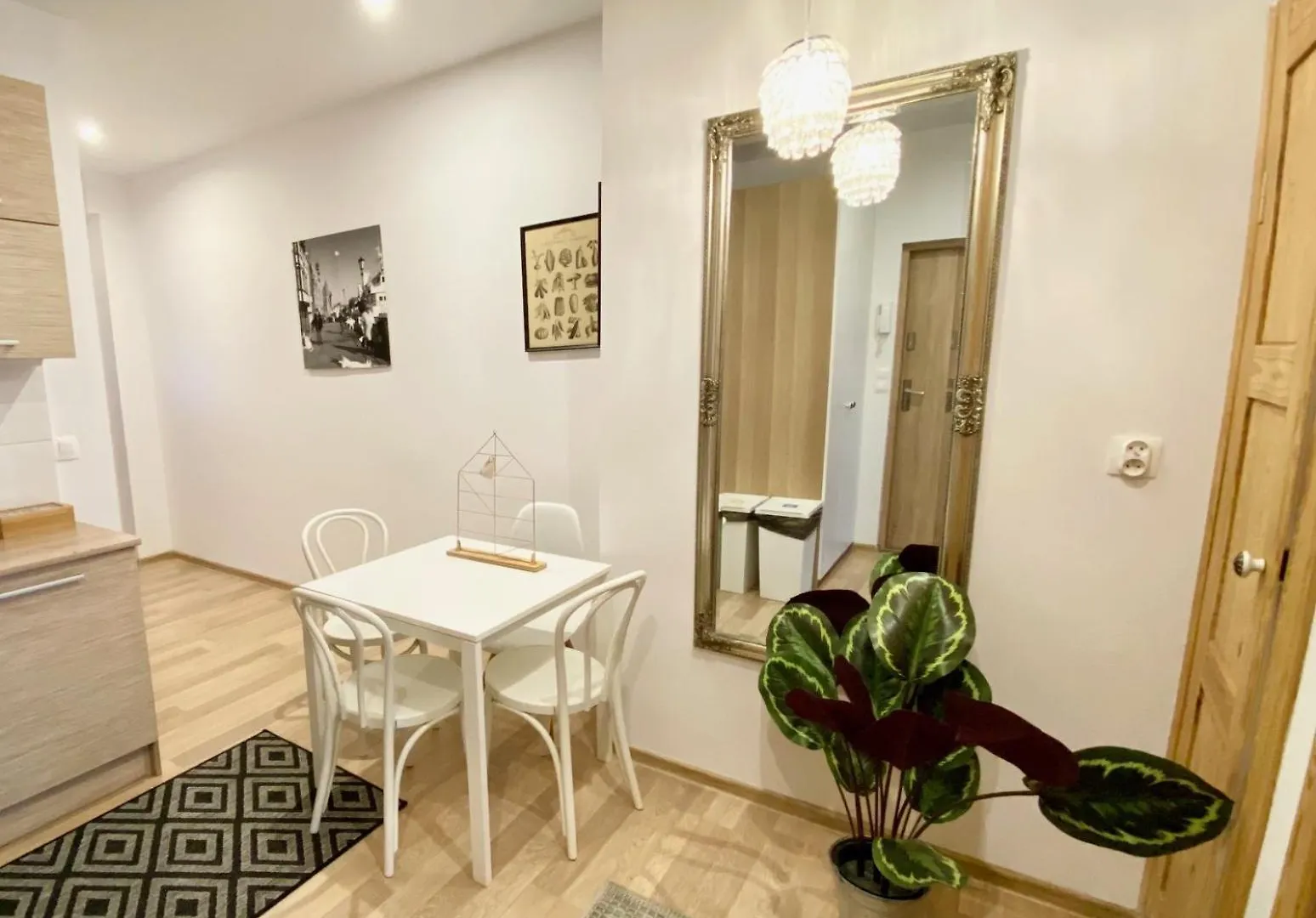 아파트 Lts Rent Comfortable Old Town & Art, Three Rooms 그단스크