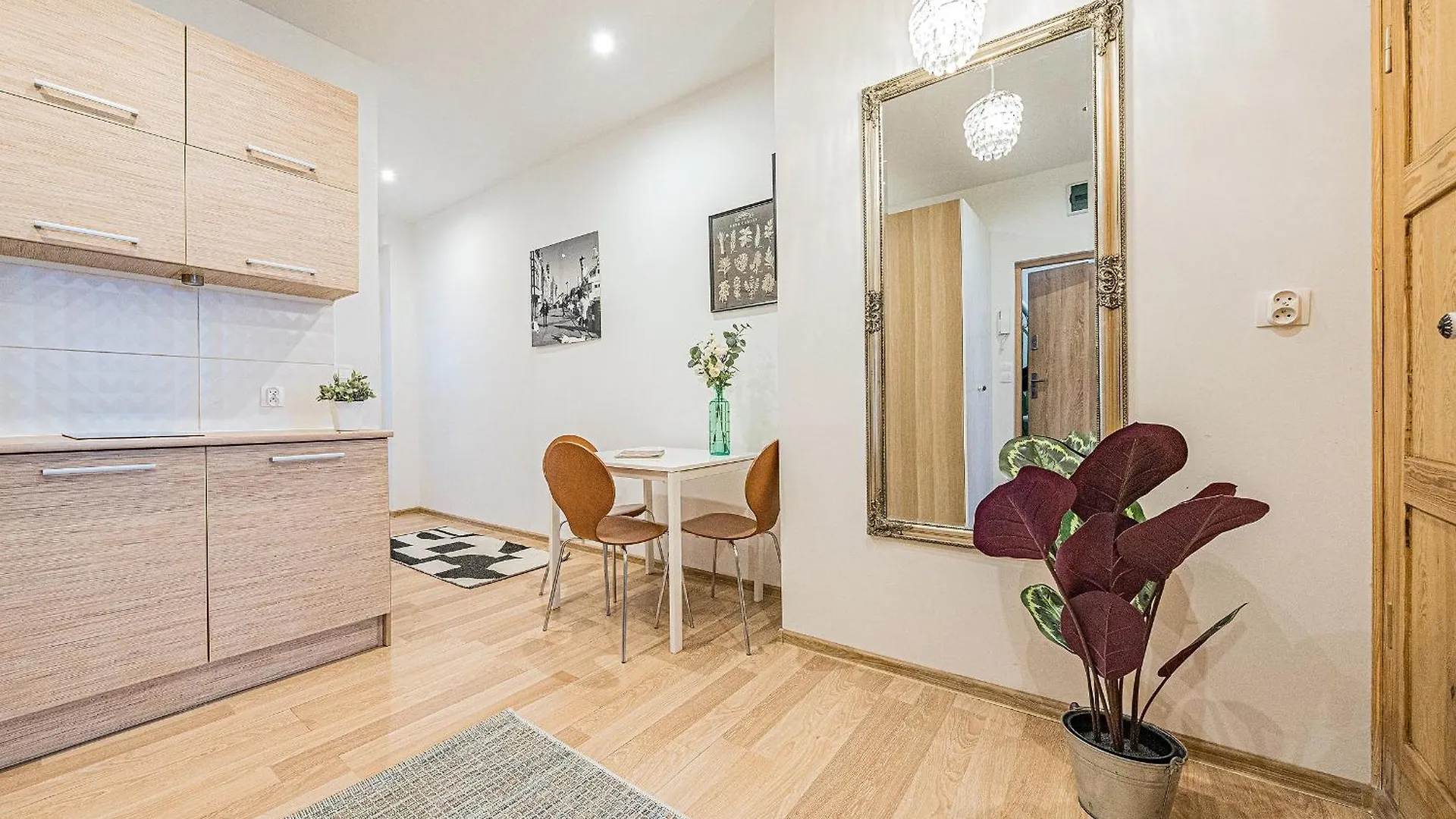 Hello Apartments City Center Of Old Town 3 Bedrooms Art & View Gdańsk